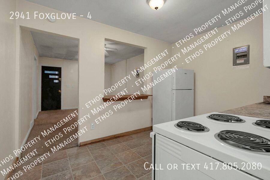 2941 Foxglove Rd #4 - Photo 4 of 19