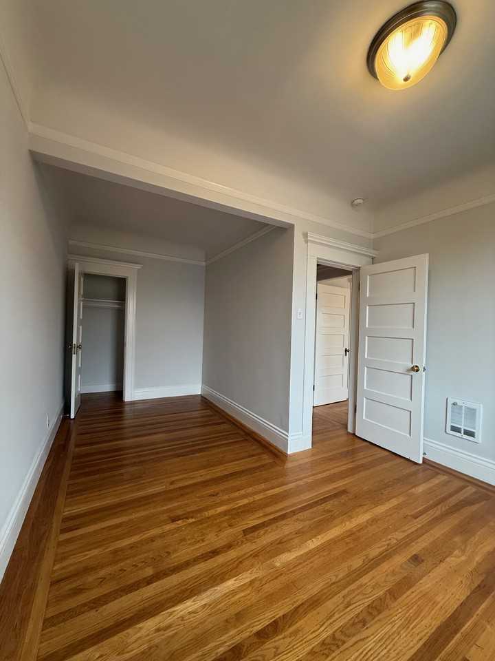 3185 16th St - Photo 5 of 10