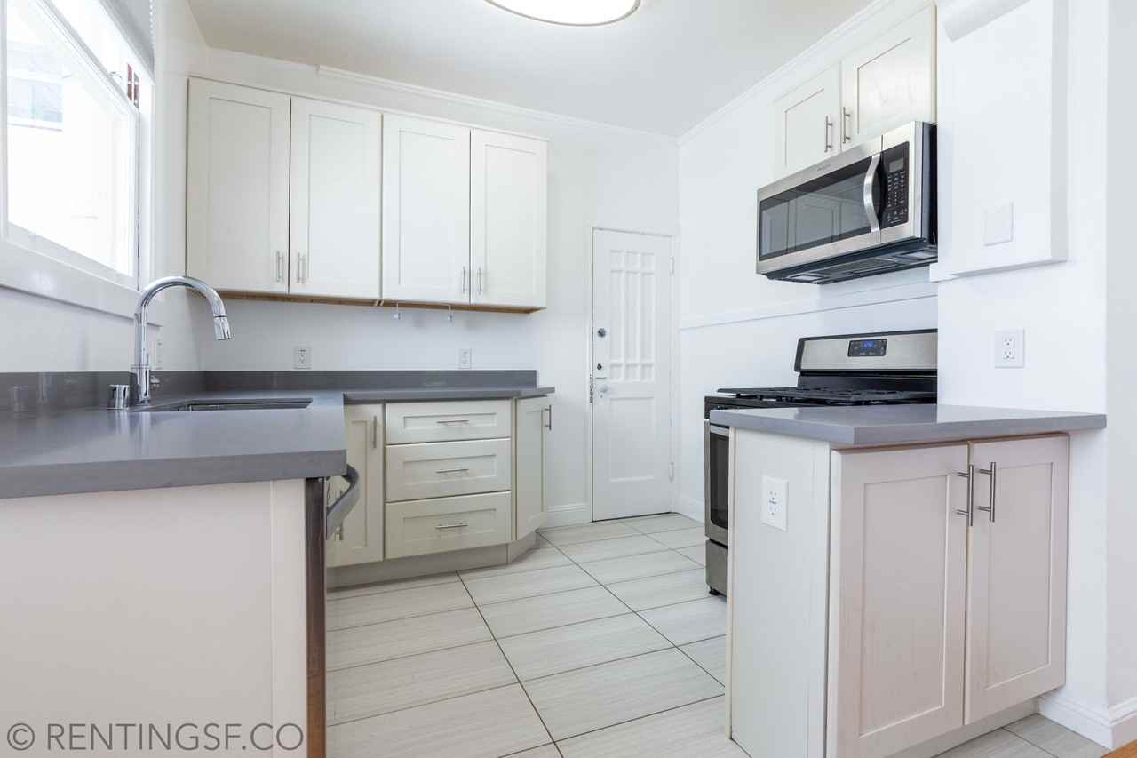 2625 Franklin St #203 - Photo 3 of 11