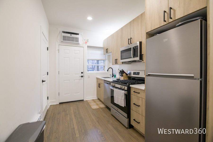 6207 N Glenwood Ave #1 - Photo 2 of 15