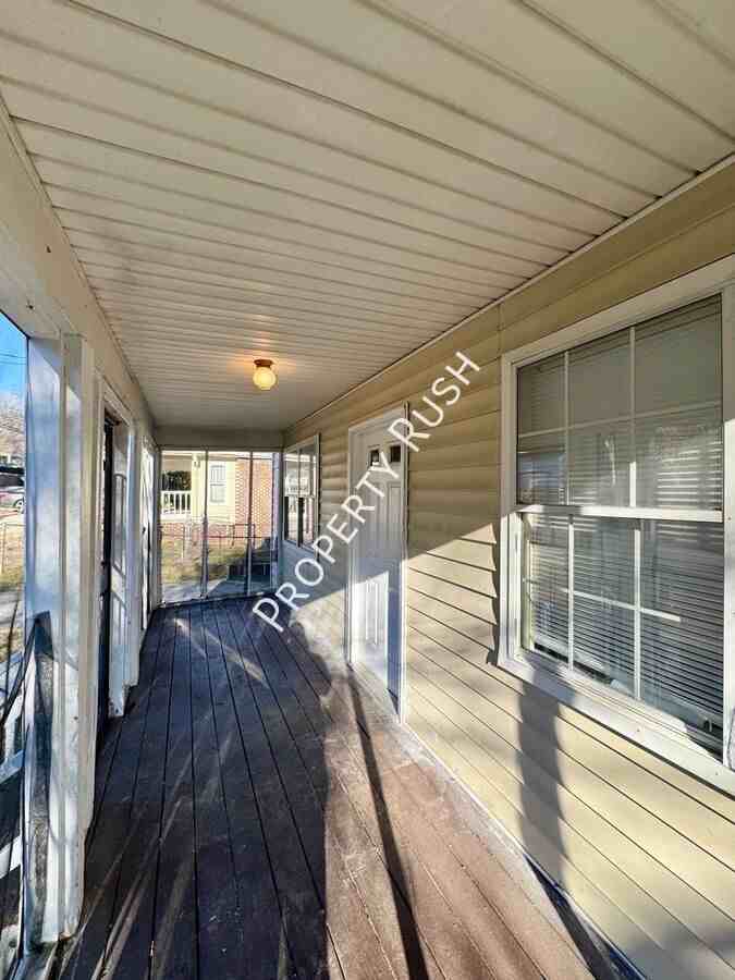 4320 Ohls Ave - Photo 7 of 32