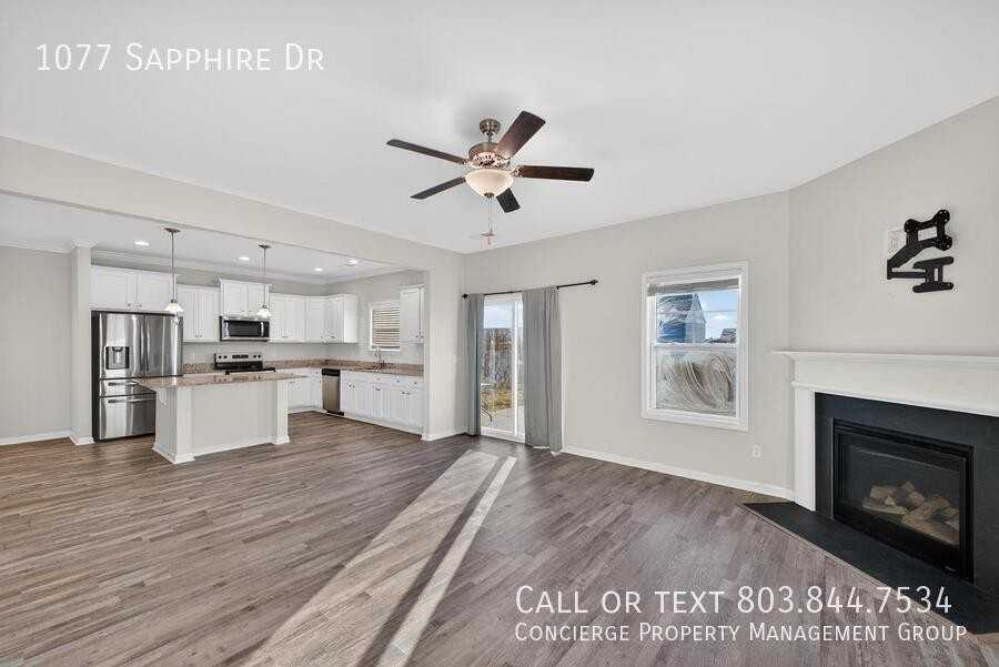 1077 Sapphire Dr - Photo 4 of 33