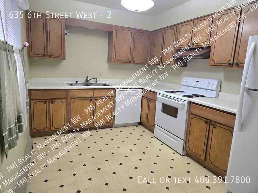 635 6th St W #2 - Photo 2 of 10