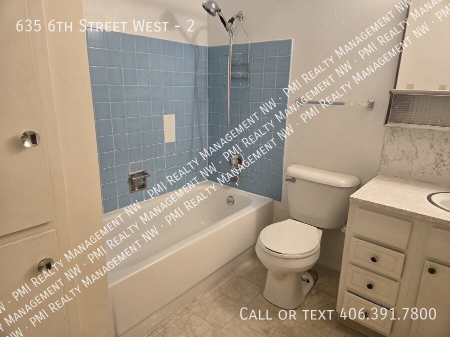 635 6th St W #2 - Photo 4 of 10