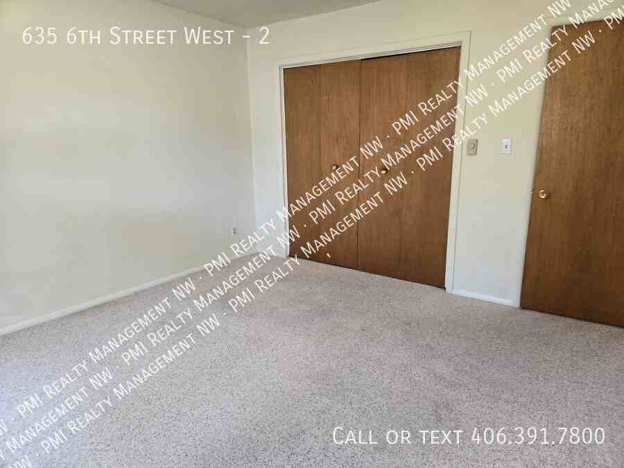 635 6th St W #2 - Photo 5 of 10