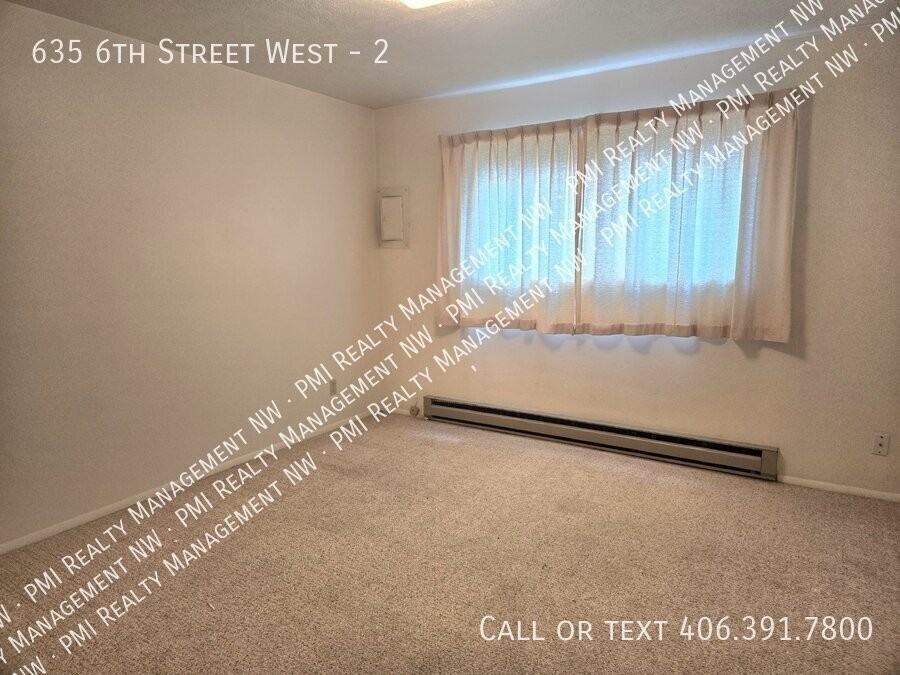 635 6th St W #2 - Photo 6 of 10