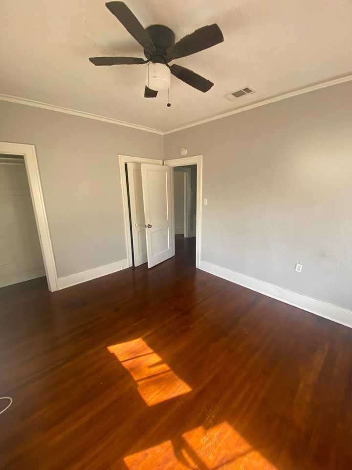 3409 W Markham St #H