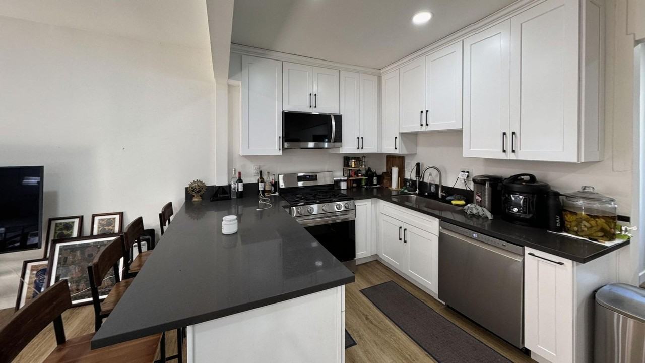 715 Sunset Ave - Photo 2 of 15