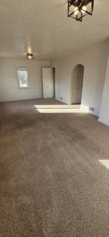 701 E 200 N - Photo 2 of 9