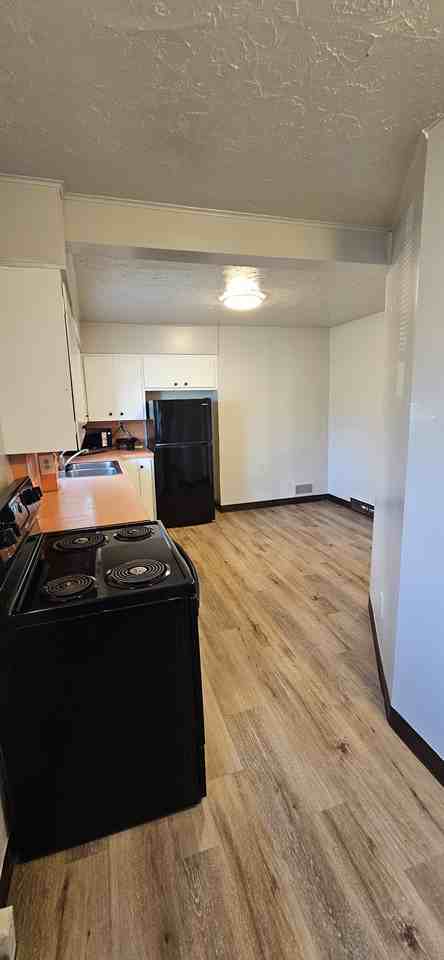 701 E 200 N - Photo 3 of 9