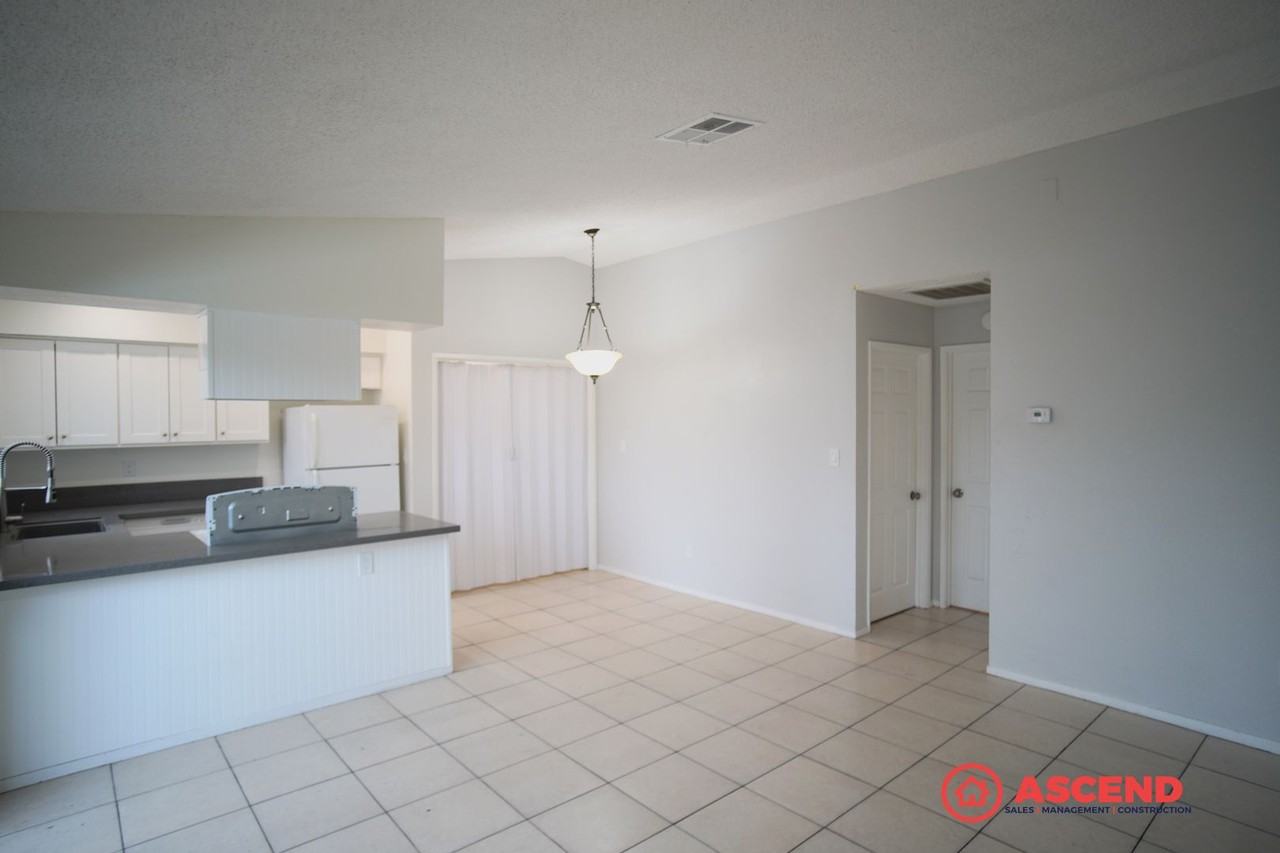 4701 Beechwood St #142 - Photo 3 of 8