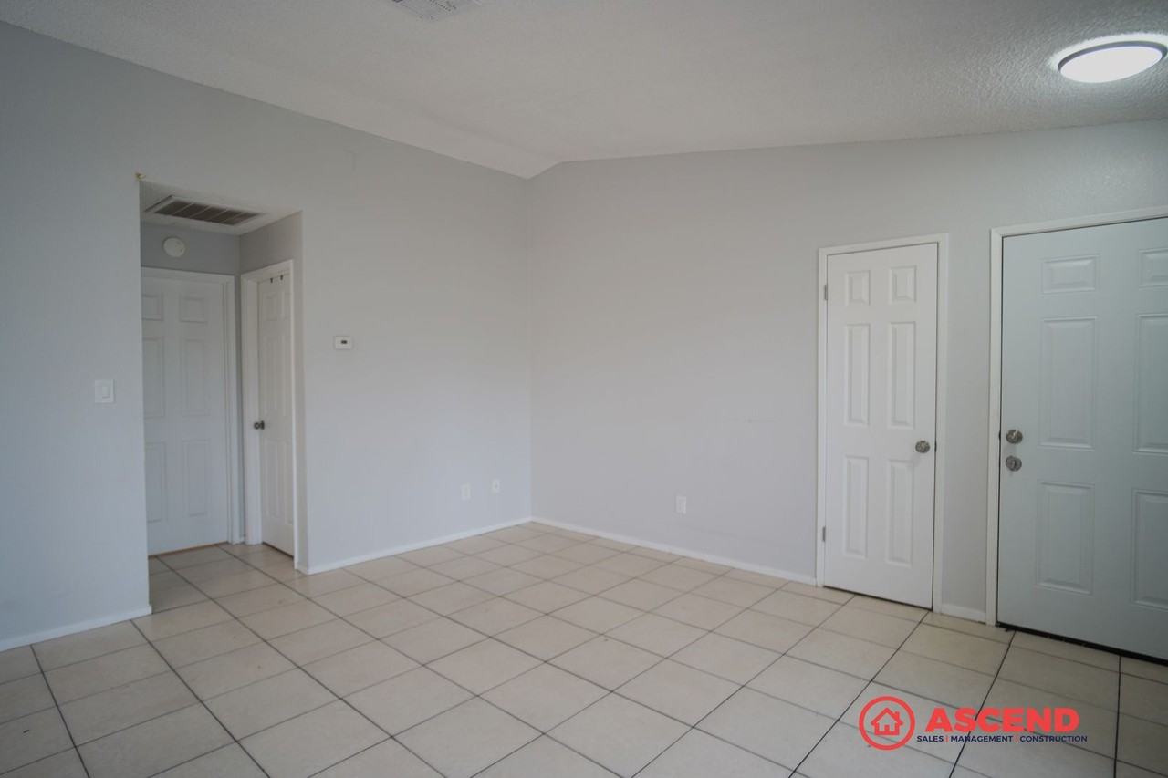 4701 Beechwood St #142 - Photo 4 of 8