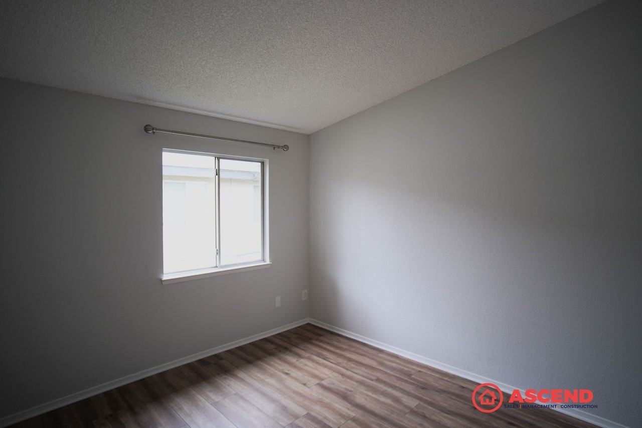 4701 Beechwood St #142 - Photo 6 of 8