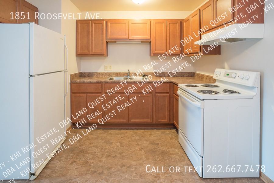 1851 Roosevelt Ave - Photo 3 of 11