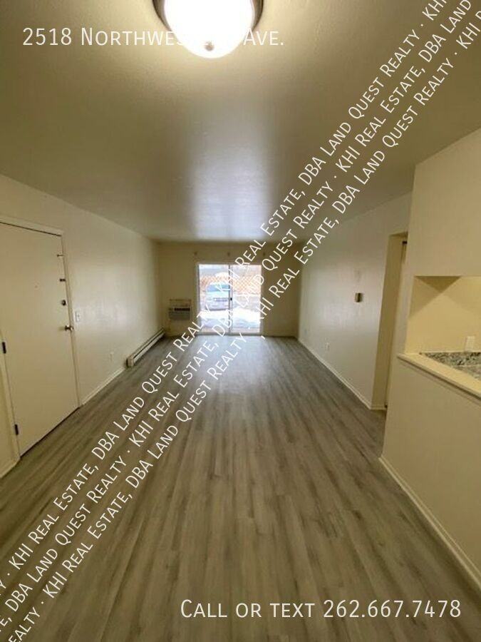 2518 Northwestern Ave - Photo 2 of 8