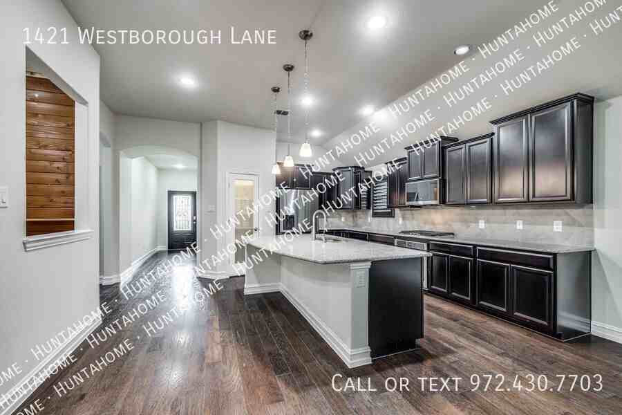 1421 Westborough Ln - Photo 3 of 25