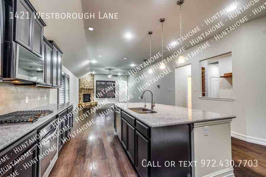 1421 Westborough Ln - Photo 6 of 25