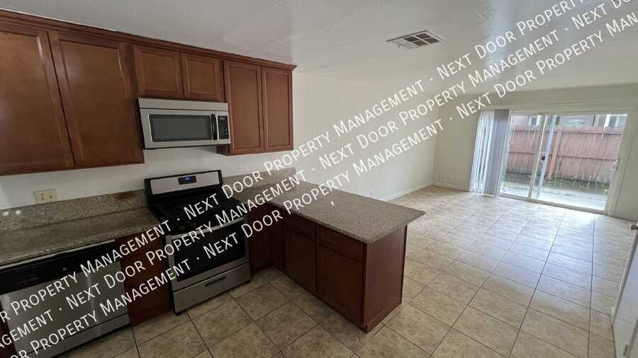 1112 Evelyn Ln #D - Photo 2 of 13