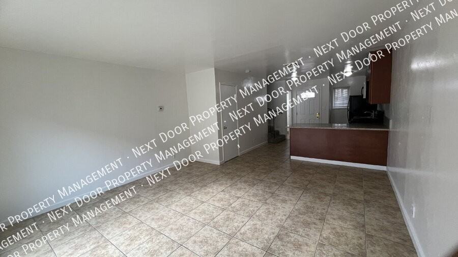 1112 Evelyn Ln #D - Photo 7 of 13