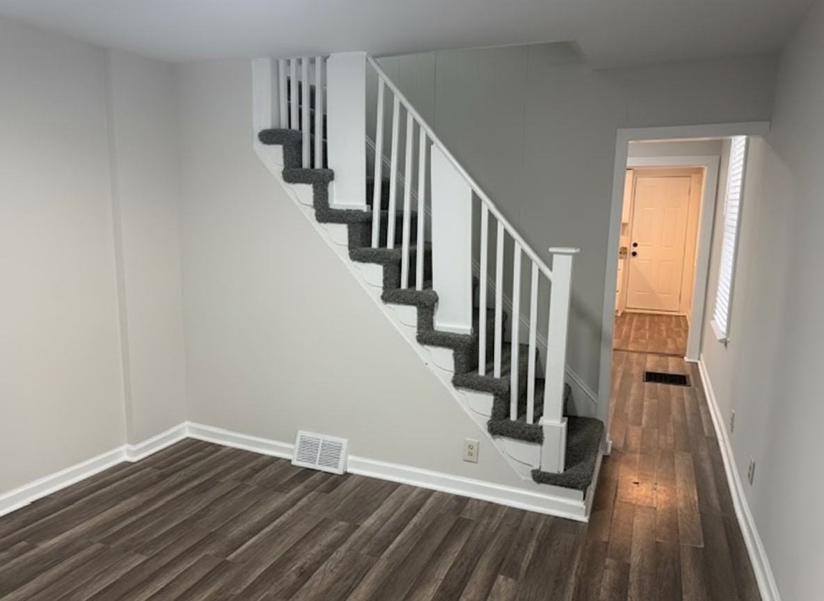 182 E Sharpnack St - Photo 2 of 12