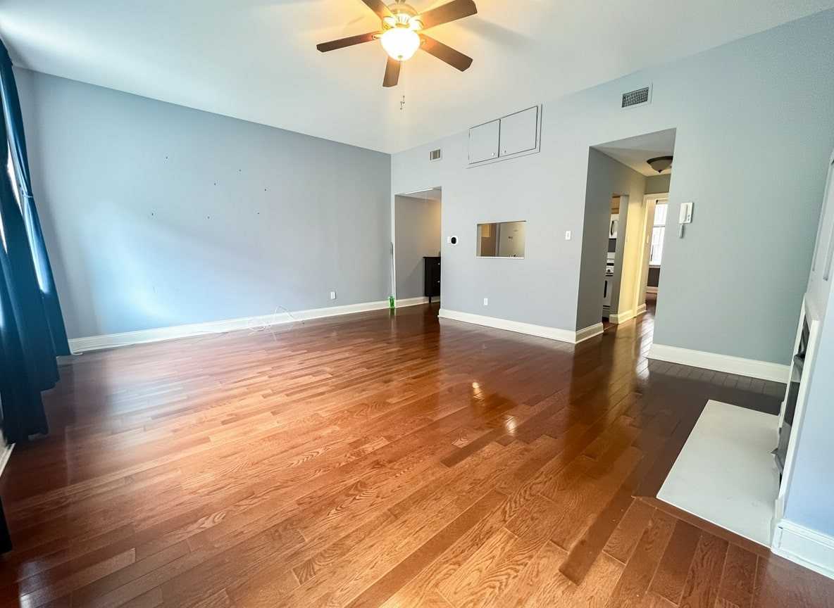 1619 Spruce St #2 - Photo 3 of 16