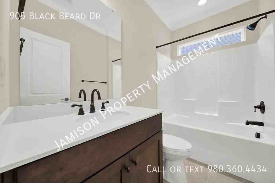 905 Black Beard Dr - Photo 7 of 32