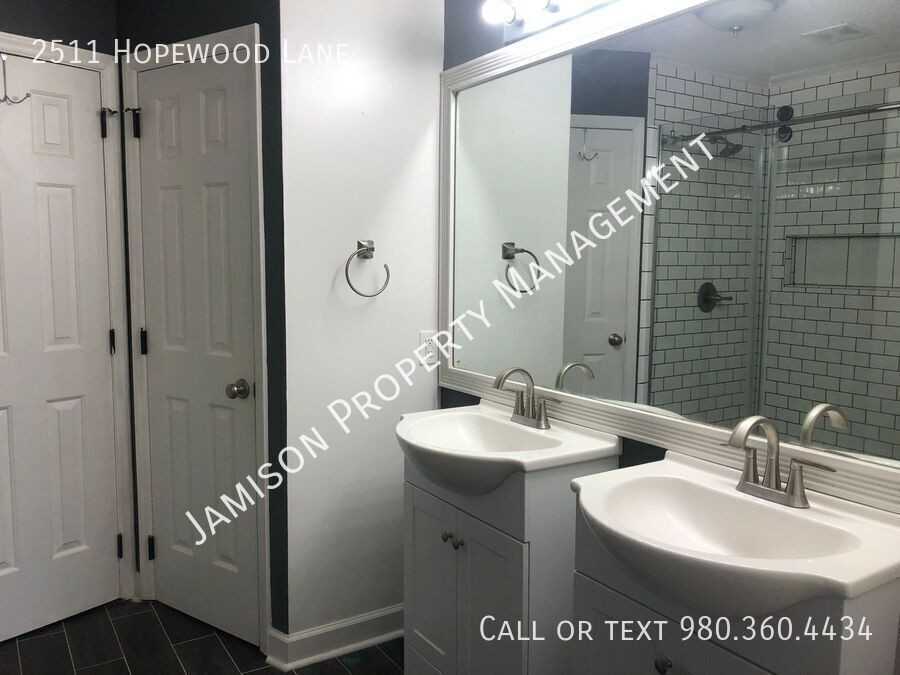 2511 Hopewood Ln - Photo 6 of 11