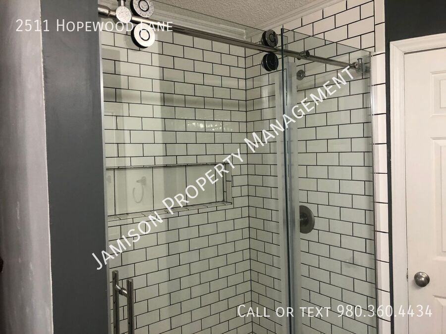 2511 Hopewood Ln - Photo 7 of 11