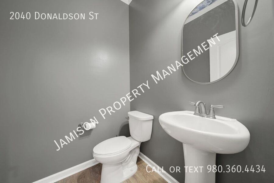 2040 Donaldson St - Photo 5 of 43