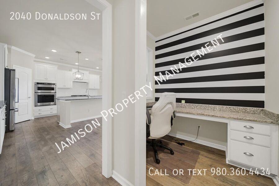 2040 Donaldson St - Photo 6 of 43