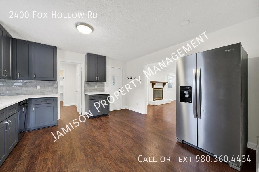 2400 Fox Hollow Rd - Photo 7 of 32