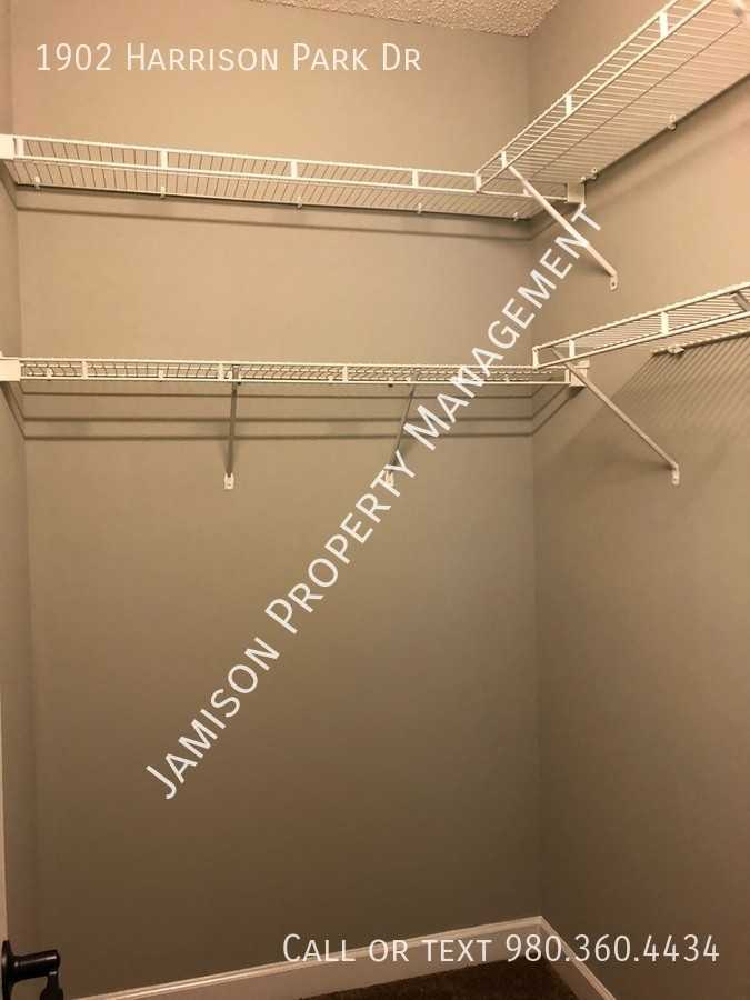 1902 Harrison Park Dr - Photo 6 of 17