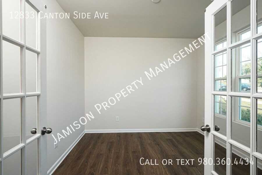 12833 Canton Side Ave - Photo 4 of 46