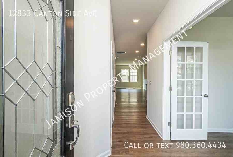 12833 Canton Side Ave - Photo 3 of 46