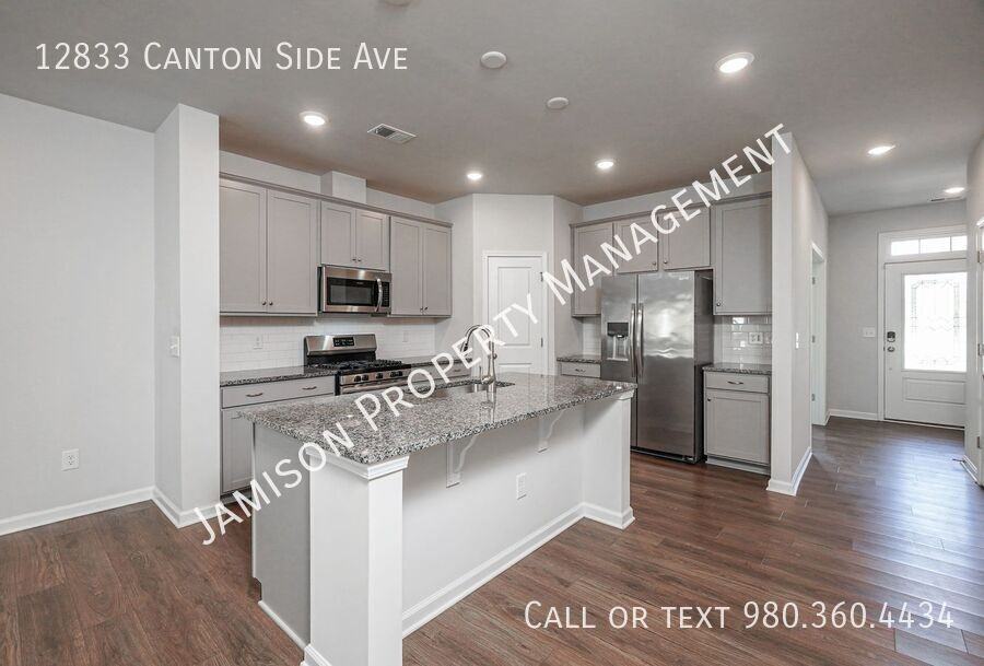 12833 Canton Side Ave - Photo 7 of 46