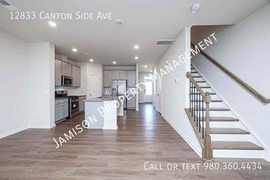 12833 Canton Side Ave - Photo 6 of 46