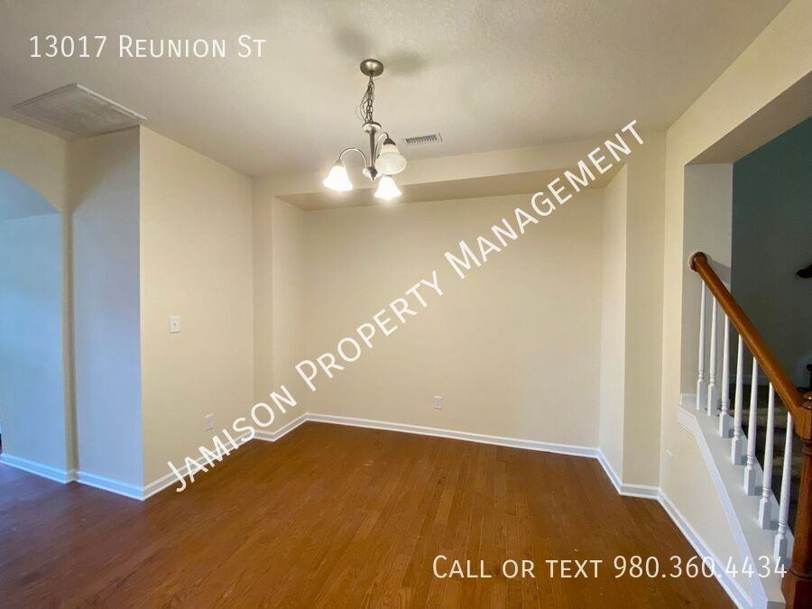 13017 Reunion St - Photo 4 of 14