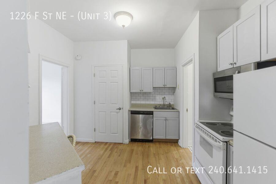 1226 F St Ne - Photo 4 of 16
