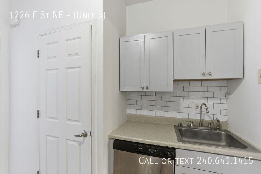 1226 F St Ne - Photo 7 of 16