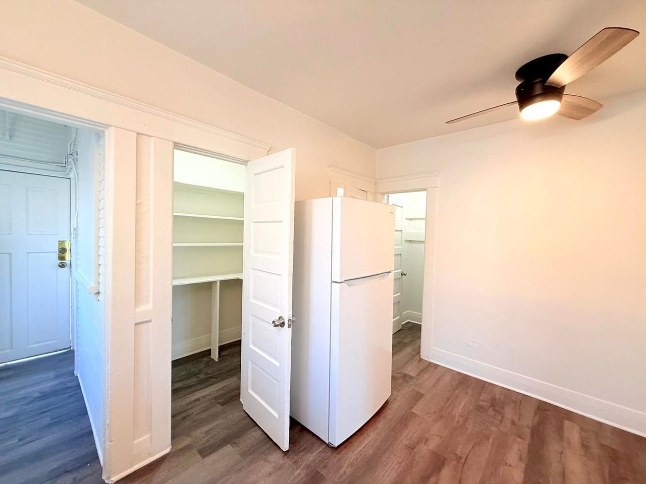 1908-1910.5 Daly Street - Photo 5 of 22