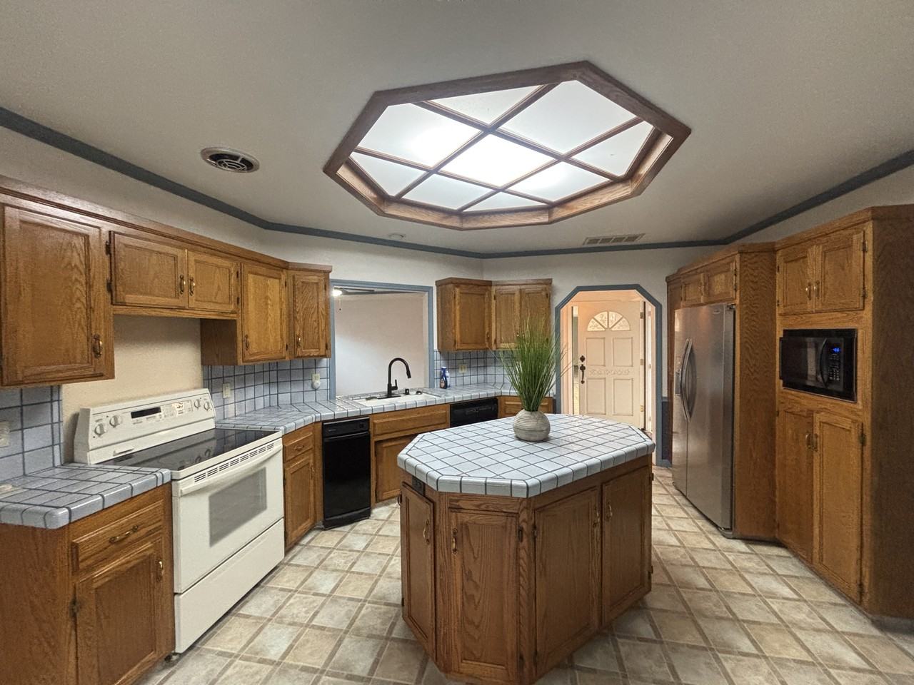 1408 Seneca Pl #1 - Photo 3 of 10