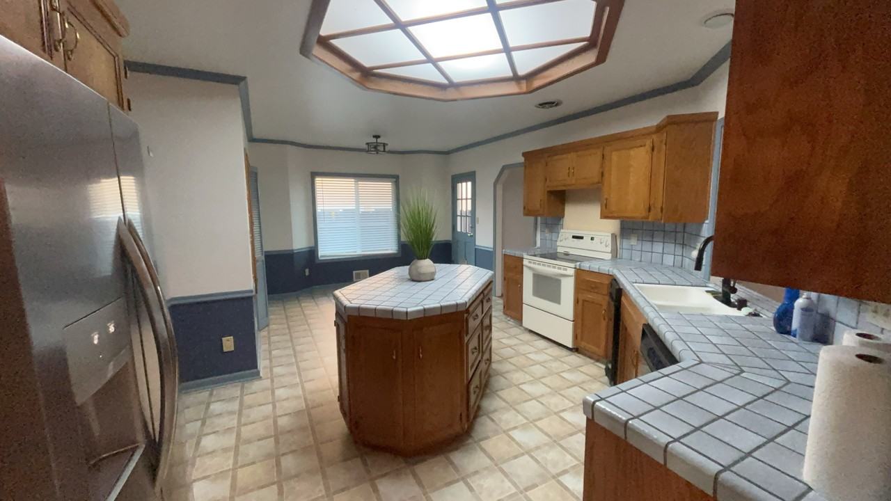 1408 Seneca Pl #1 - Photo 4 of 10