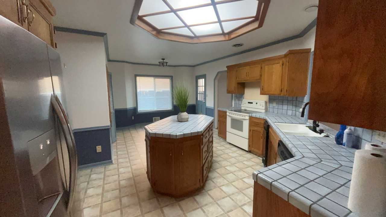 1408 Seneca Pl #1 - Photo 5 of 10