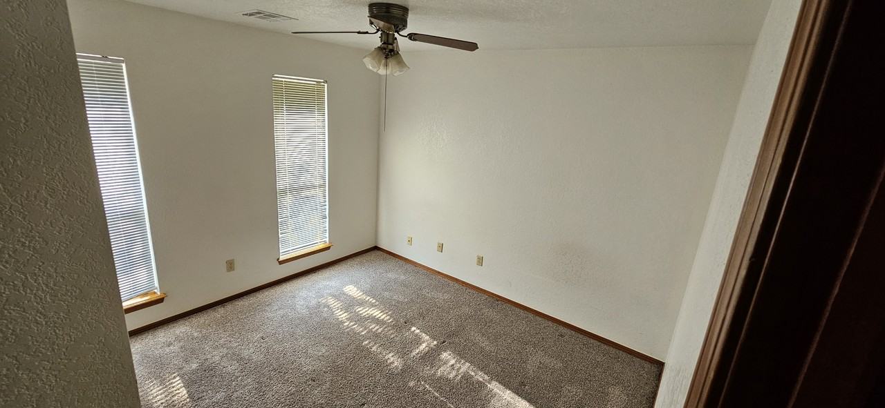 1320 Greenfield Dr #NA - Photo 4 of 13