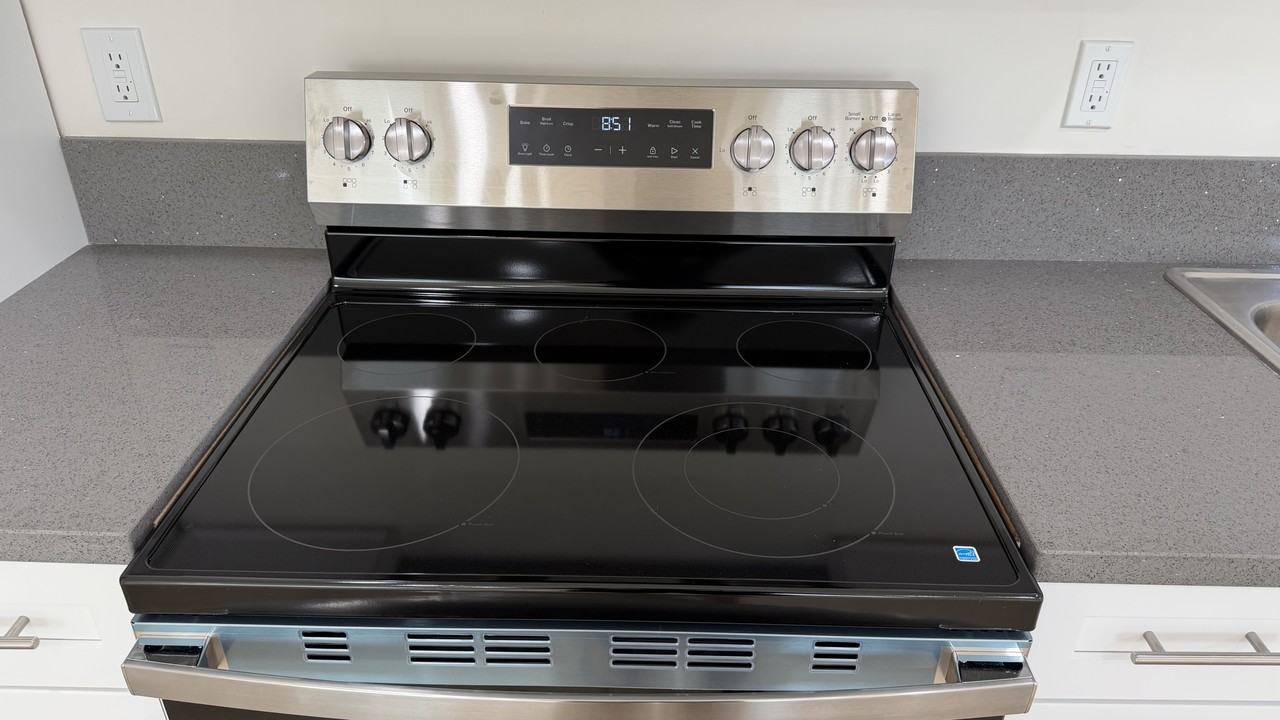 907 Herbine St #907 - Photo 2 of 18