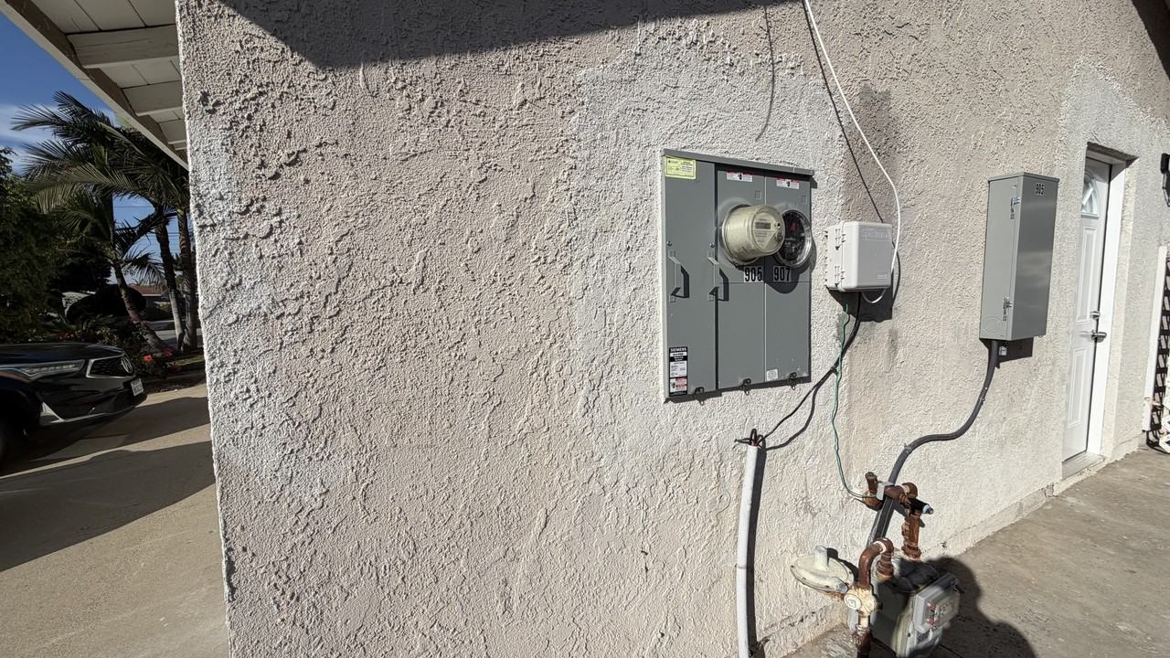 907 Herbine St #907 - Photo 3 of 18