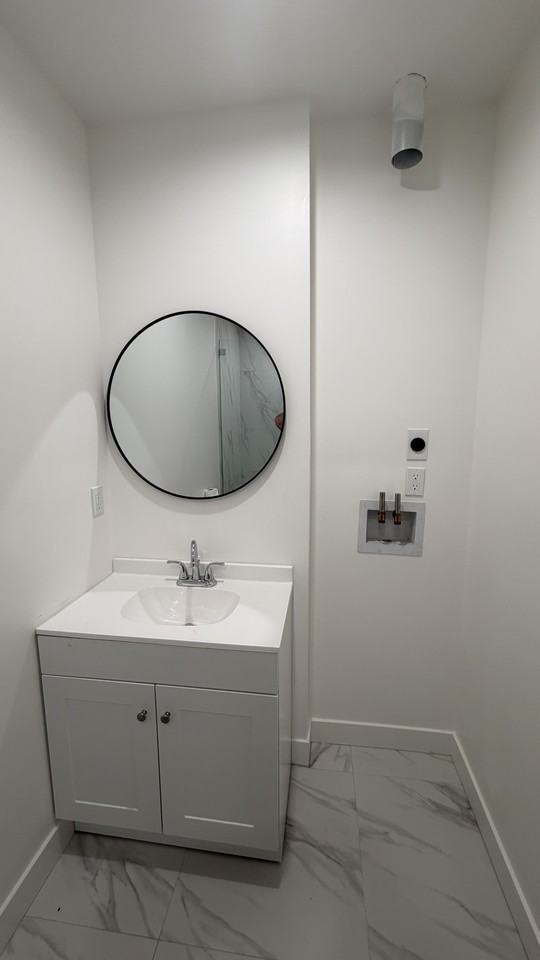 907 Herbine St #907 - Photo 7 of 18