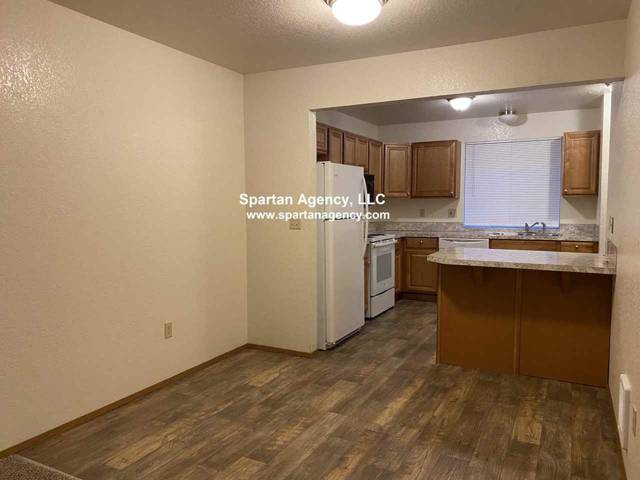 131 23rd Ave Se #D - Photo 6 of 13