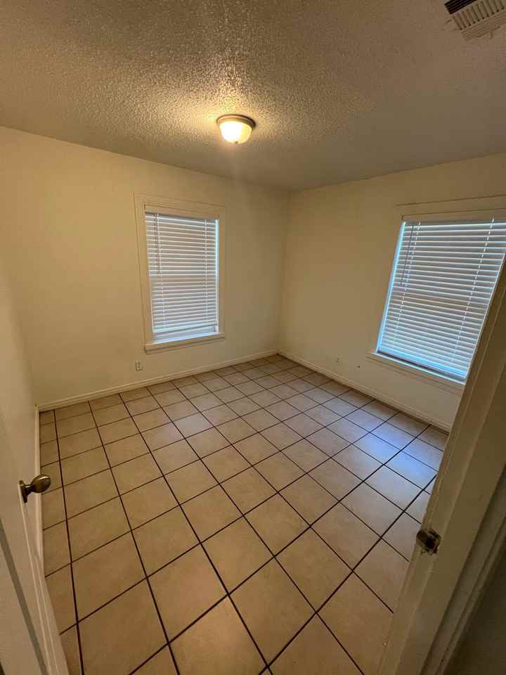 128 N 26th St #B - Photo 6 of 12