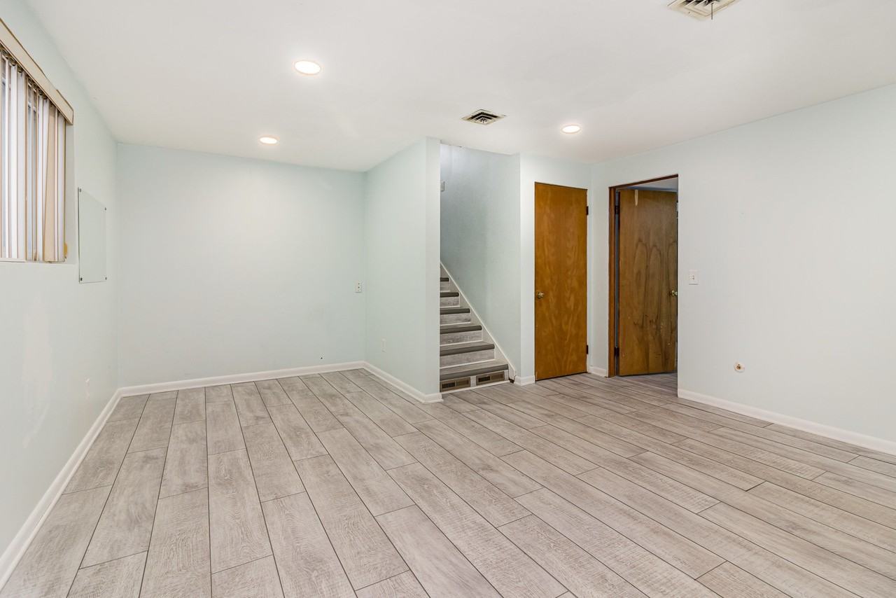 307 Norfolk St #NA - Photo 7 of 25